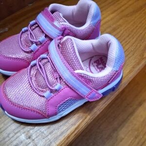 Stride Rite Toddler Girls light up shoes